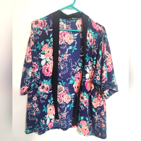 Charlotte RUSSE Pink Black FLORAL Cardigan KIMONO SIZE M - Picture 1 of 2